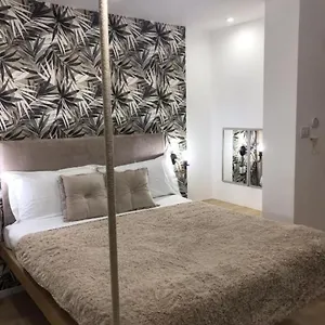 https://suite-shibari-san-giuliano-catania.sicilyhotelsitaly.net